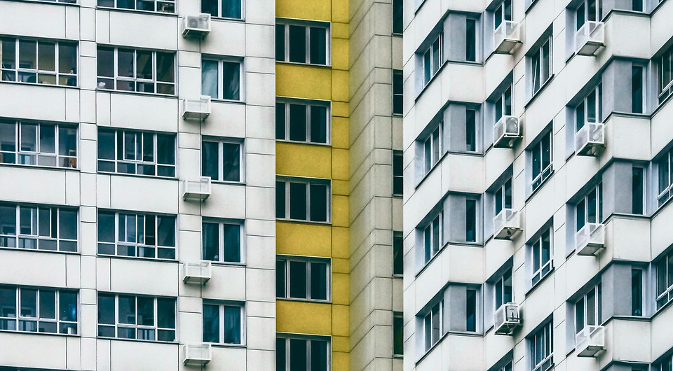 В каких городах меньше всего подорожали новостройки: итоги 2021 года