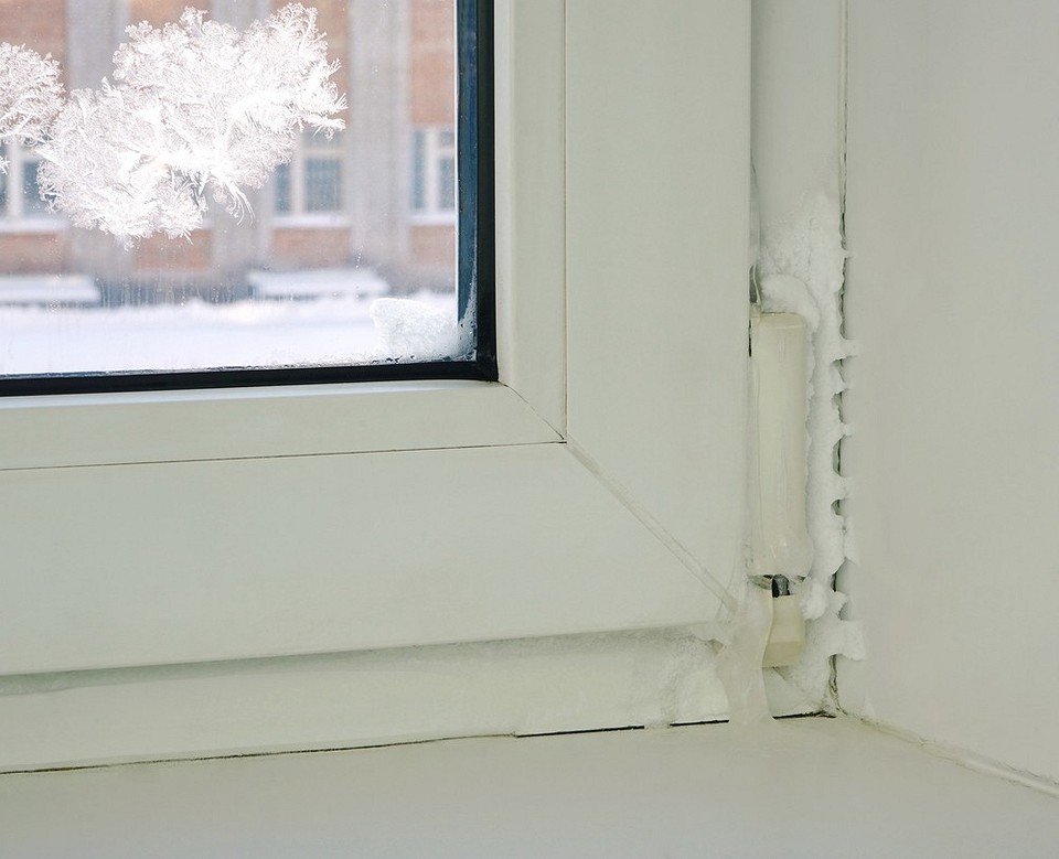 Советы на зиму: как утеплить пластиковые окна