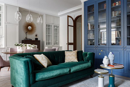 Спокойная классика: квартира в Петербурге для мамы и дочери 