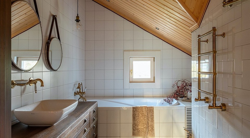 как обустроить ванную комнату в деревянном доме просто и со вкусом