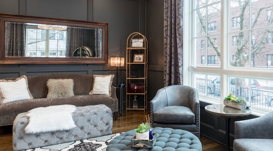 Чем занять пустой угол в гостиной: 8 вдохновляющих примеров от блогеров