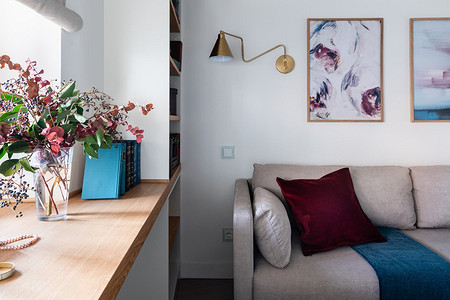 Уютный сканди-интерьер в типовой московской двушке