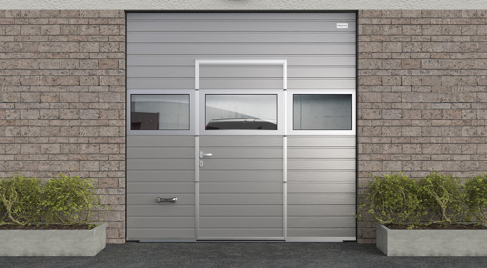 Ворота с калиткой и панорамными вставками