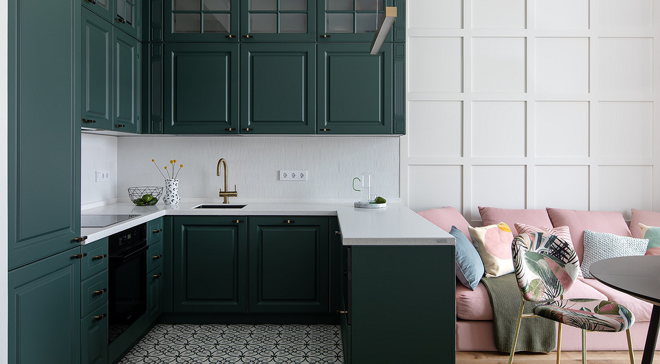 Зеленый, розовый, синий: красочная квартира для семьи 