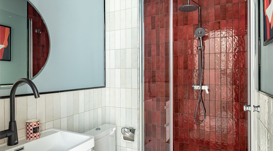 В закладки: 7 дизайнерских ванных комнат с акцентной плиткой