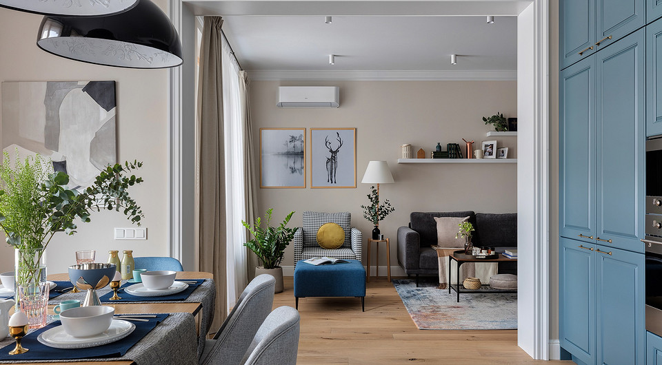 Просторная квартира, где скомбинировали модный сканди и современную классику 