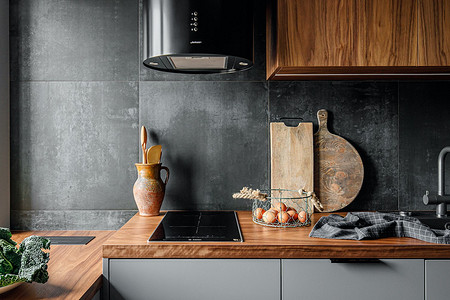 Нескучный серый: небольшая двушка в доме 1960-х годов в центре Гродно 