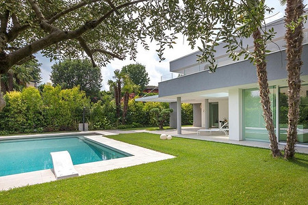 5 потрясающе красивых участков в стиле минимализм (захочется отказаться от огорода)