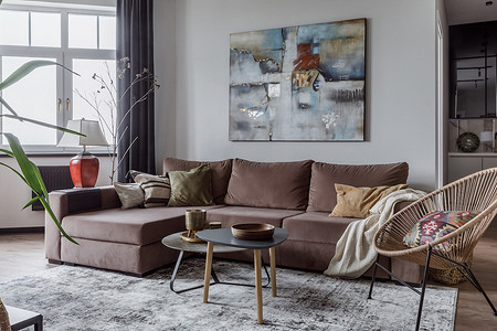 Трехкомнатная квартира с мини-кухней и террасой: интерьер для семьи дизайнера