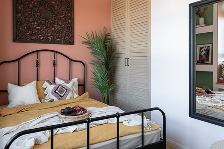 Красочный интерьер маленькой квартиры, в который нельзя не влюбиться