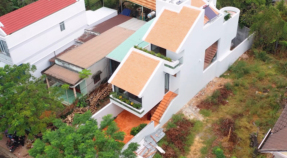 Дом-лестница: архитекторы построили необычное жилое здание Дом-лестница: архитекторы построили необычное жилое здание