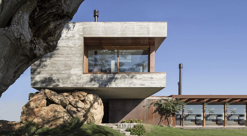 Дом на валуне: бразильский архитектор удивил своим решением