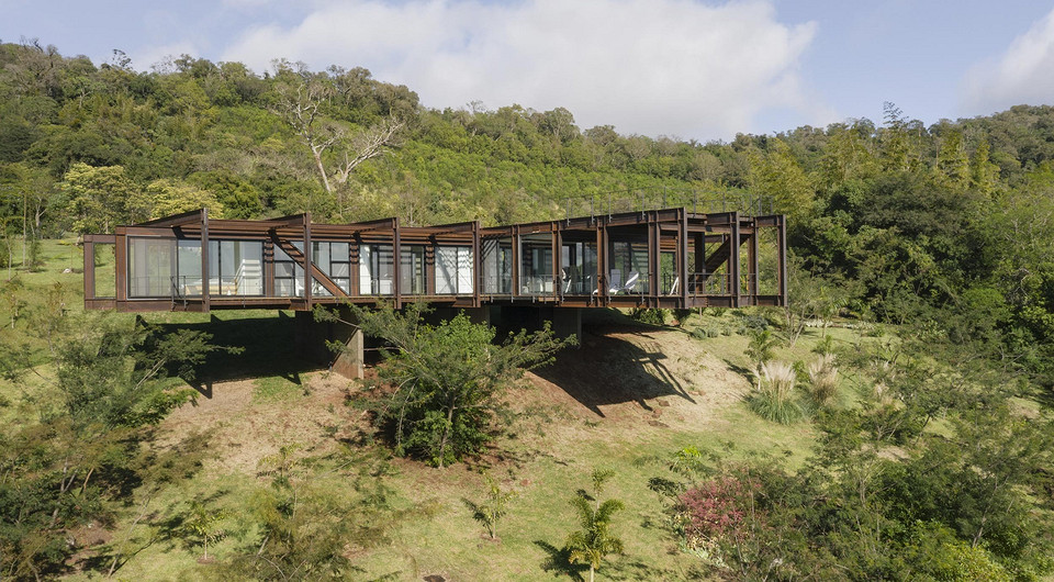 Стальной дом за семь дней: архитекторы построили поразительное здание в Парагвае