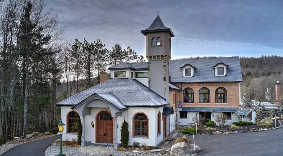В Канаде продается особняк из клипа певицы Адель — первого после ее возвращения