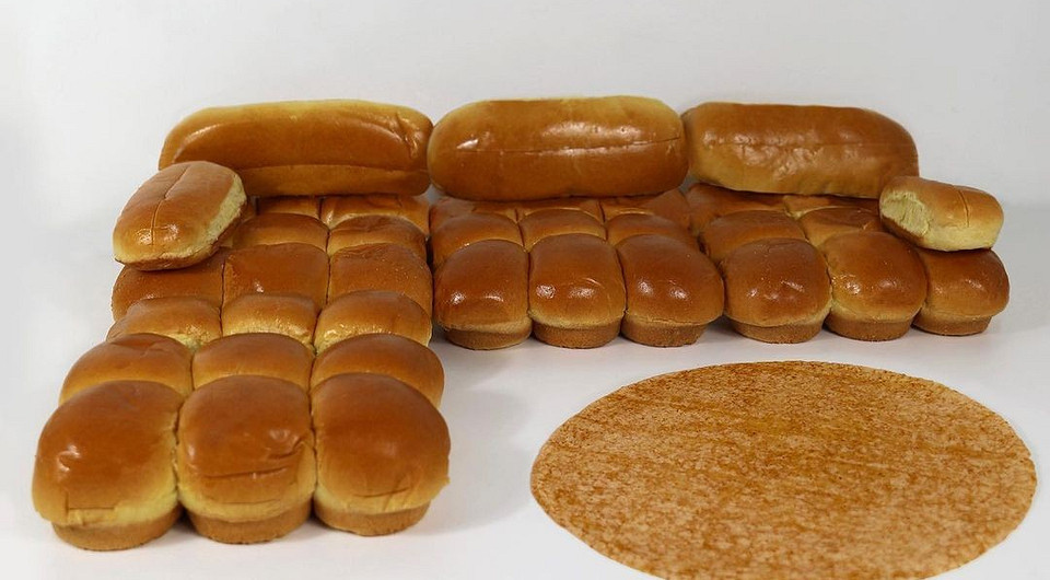 Диван в форме хлеба? Эстонский рэпер Томми Кэш и ИКЕА могут сделать коллаборацию