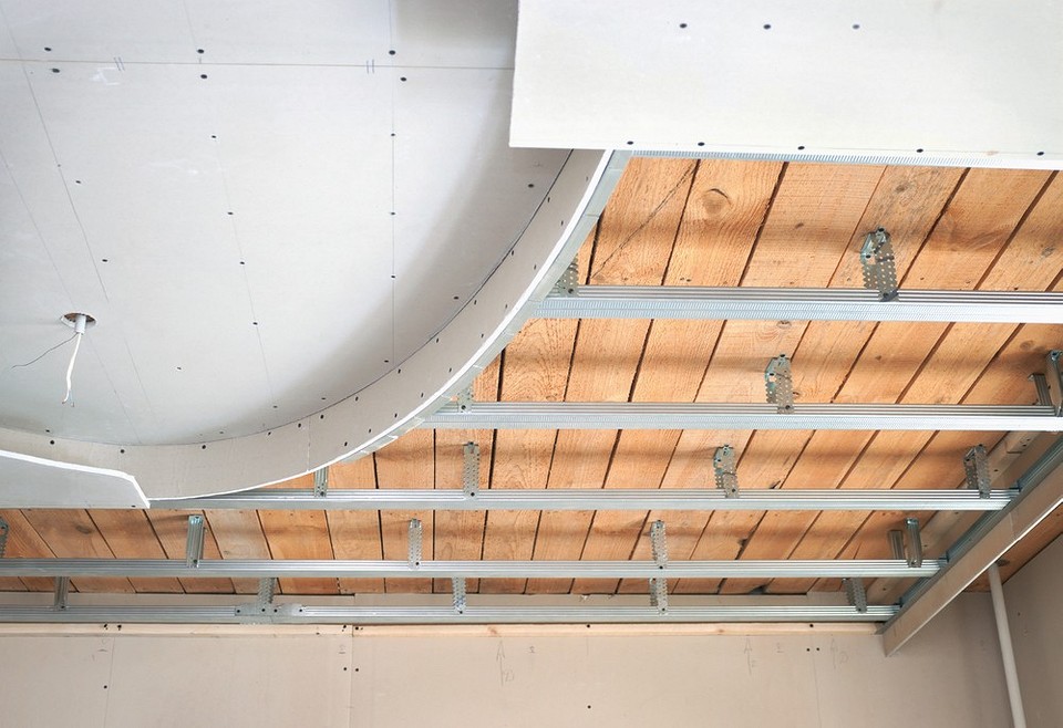 Потолок из гипсокартона своими руками: пошаговая инструкция по монтажу |  ivd.ru