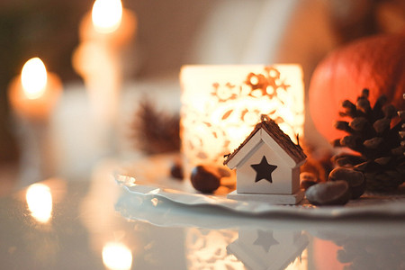 7 новогодних украшений, которые можно не убирать из интерьера