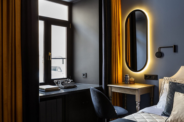 Перепланировка Две яркие мини-студии в одной квартире в доме