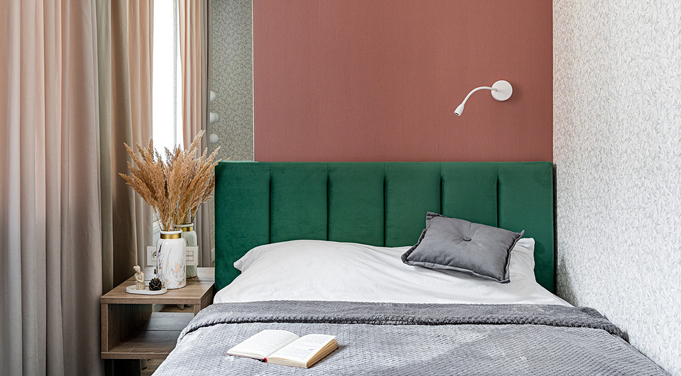 Квартира площадью 39 кв. м для мамы: как оформили кухню-гостиную, спальню и гардероб и создали «бодрый» интерьер