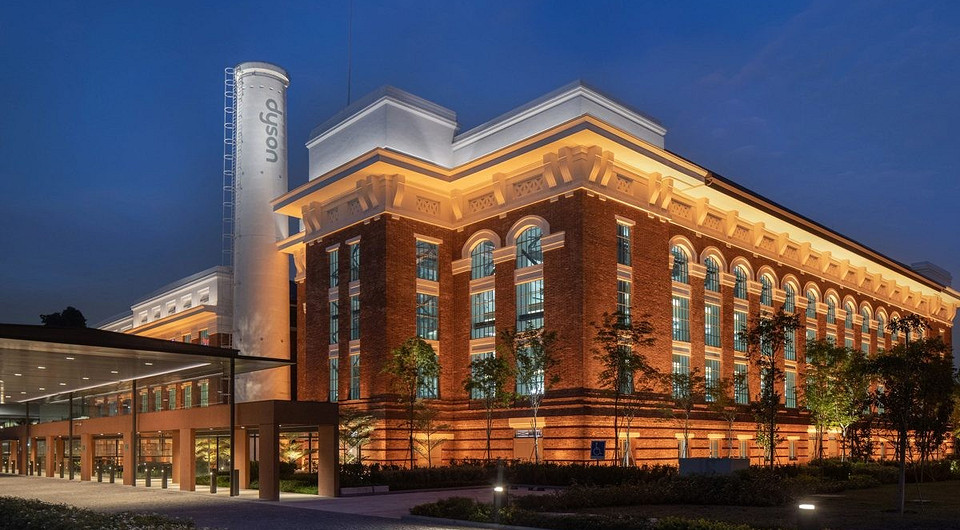 В Сингапуре старую электростанцию начала 20-го века превратили в штаб-квартиру Dyson