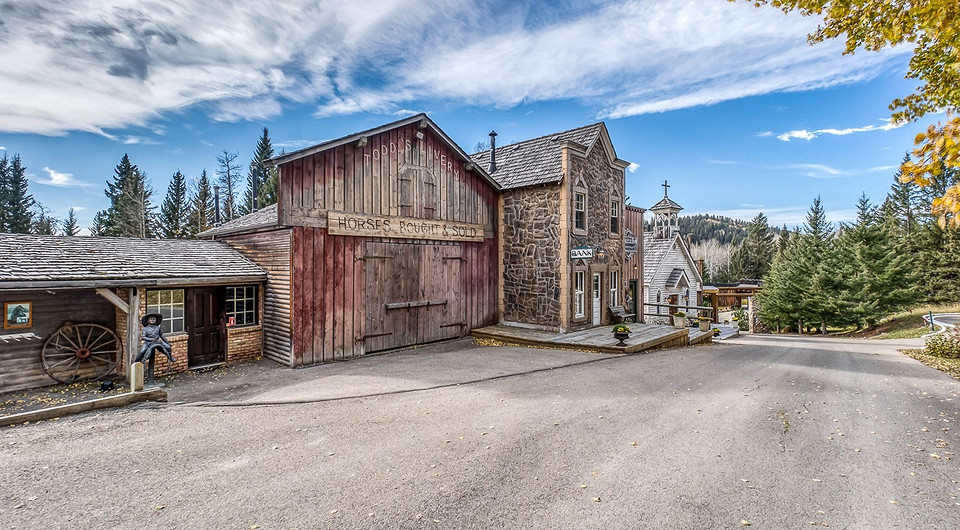 В Канаде продается ранчо с городом из вестерна «Непрощенный» Клинта Иствуда