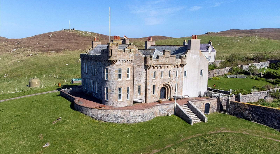 Остров с особняком: в Шотландии продают необычную недвижимость Остров с особняком: в Шотландии продают необычную недвижимость