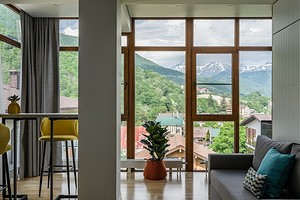 Квартира с панорамными окнами: расставляем мебель и стильно декорируем проем (60 фото)