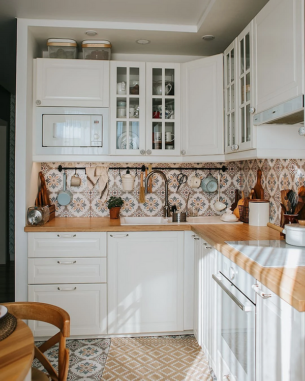 Дизайн маленькой кухни: 89 фото интерьеров, советы по оформлению | баштрен.рф