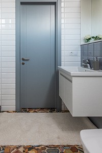 Коврик для туалета и ванной: материалы, правила выбора и 33 фото удачных решений