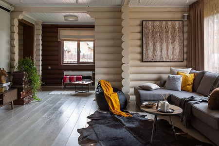 Просторный дом из сруба для гостеприимной семьи 