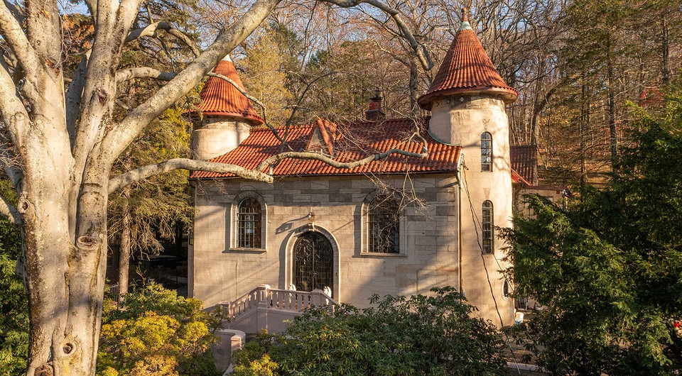 Недалеко от Нью-Йорка появился в продаже замок 1929 года