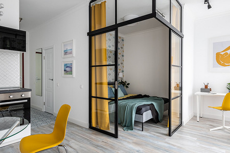 Яркие акценты и мебель ИКЕА: бюджетный и стильный интерьер студии 33 кв. м для сдачи в аренду