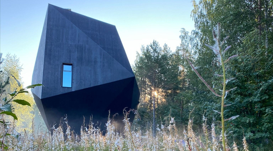 Дом-метеорит: как выглядит новая интерпретация избушки в лесу Финляндии