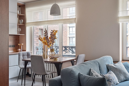 Природа в доме: современная двушка для семьи с ребенком