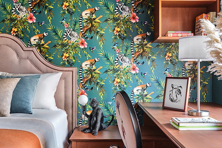 Отделка как декор: потрясающий интерьер квартиры с яркими решениями