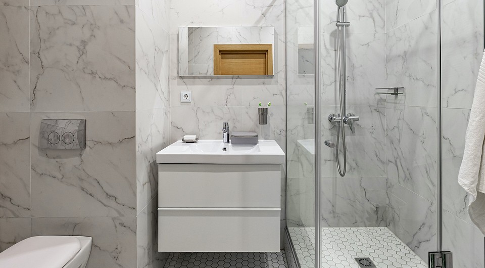 Дизайн интерьера ванной комнаты в маленькой квартире