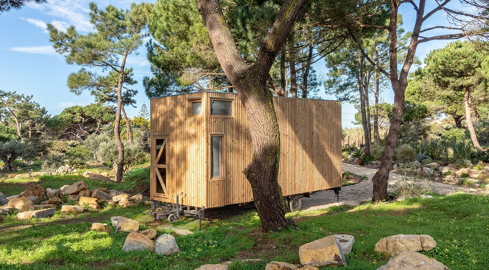 Автономный дом на колесах: в Португалии построили классное жилье для любителей природы