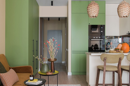 Кухня, гостиная и спальня на 30 кв. м: квартира с недорогим ремонтом, но яркими решениями