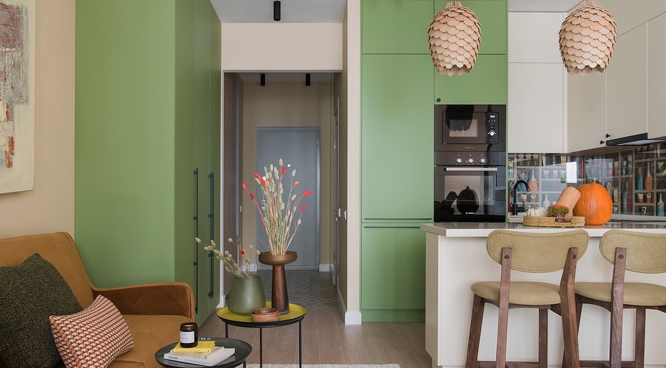 Кухня, гостиная и спальня на 30 кв. м: квартира с недорогим ремонтом, но яркими решениями