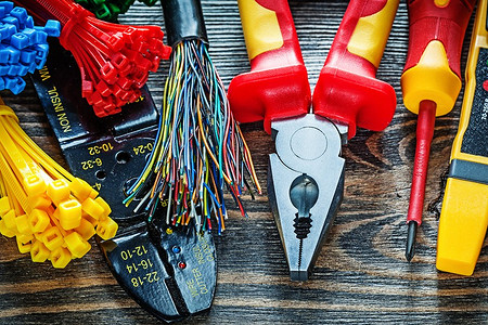 Электропроводка в частном доме: планируем и монтируем