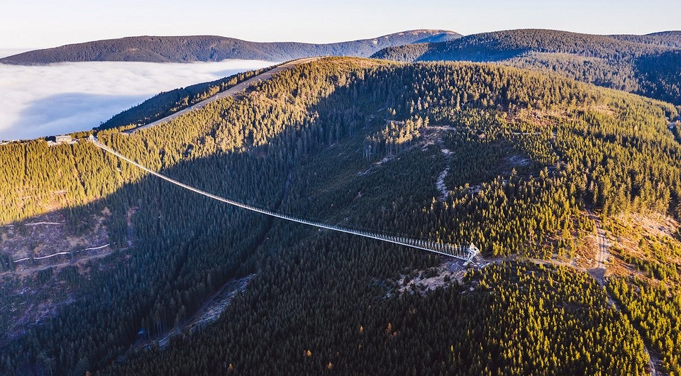 В Чехии открыли самый длинный пешеходный подвесной мост в мире