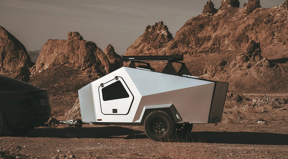 Показываем, как выглядит мини-кемпер с кухней и спальней для двух человек Показываем, как выглядит мини-кемпер с кухней и спальней для двух человек