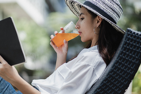 И никакого стресса: 5 зон в саду, где можно расслабиться