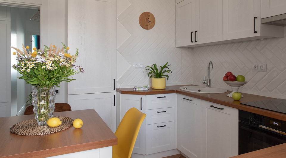 Как оформить маленькую двушку 45 кв. м для мамы и дочери: реальный пример от дизайнера