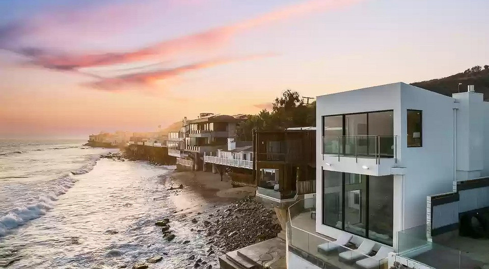 Певица Pink решила продать виллу на побережье Малибу