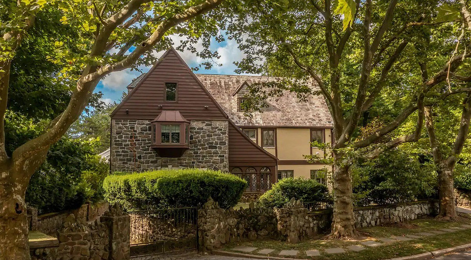 Как мафиози: в США можно арендовать особняк из «Крестного отца»