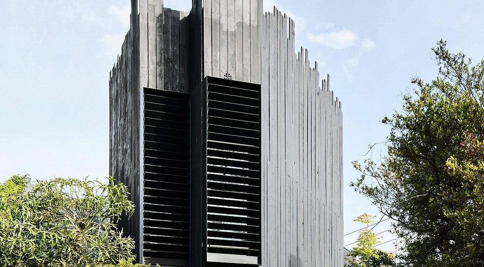 В Австралии архитекторы показали пристройку с остроконечной крышей, напоминающей замок