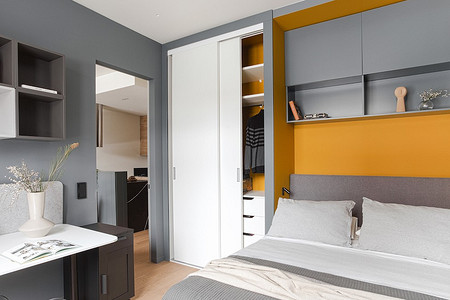 Как оформили интерьер для психолога на удаленке: функциональная однушка 39 кв. м