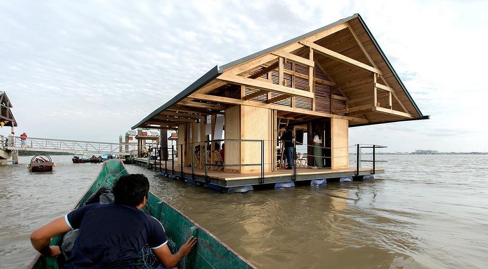 В Эквадоре построили плавучую смотровую площадку