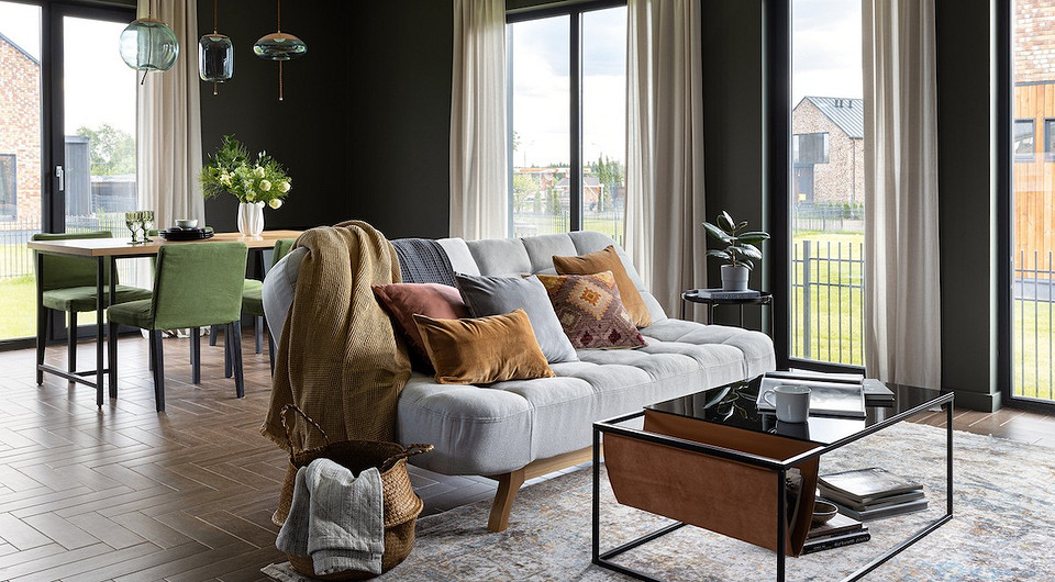 Как использовать темные цвета в интерьере: потрясающий пример дома площадью 137 кв. м